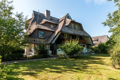 Ostseebad Ahrenshoop Apartment | Malergarten 23