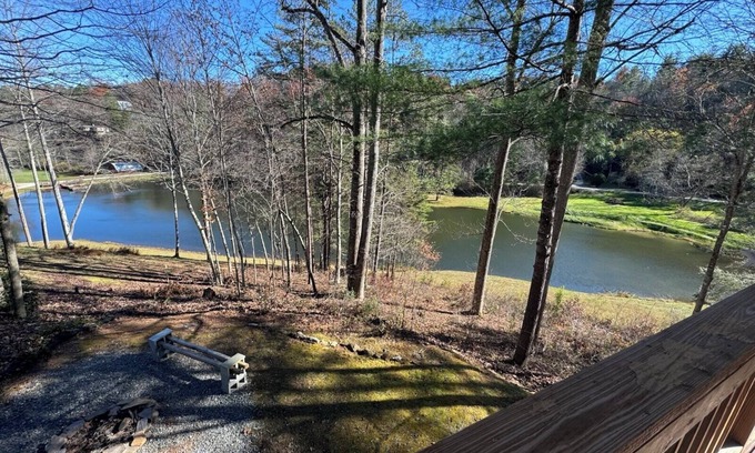 Almond Cabin | Mallard Cove - lakeside pets WiFi, Mallard Cove - lakeside pet friendly