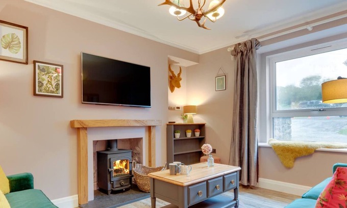 Crynant House | Malt Hall in the beautiful Swansea
