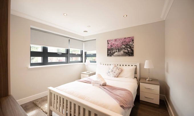 Reading Apartment | Malthouse Court - Luxury 2-Bed, 1-Bath w/Balcony