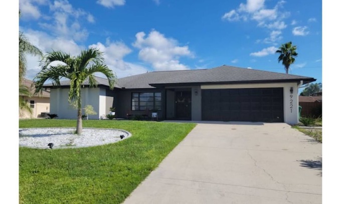 Englewood East House | Malvia’s Oasis- Cozy home with a Private Pool
