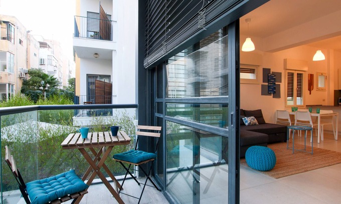 Tel Aviv City Center Apartment | MAMAD Trendy Apt & Balcony on Sheinkin Street by FeelHome