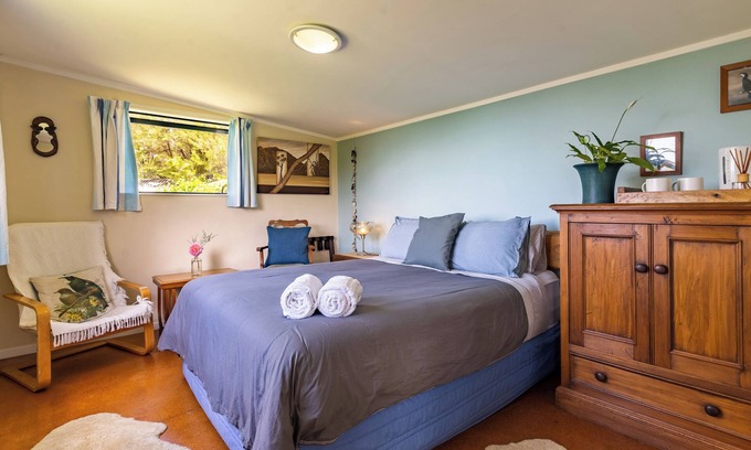 Collingwood Cabin | Mamaku Cabin - Ao Marama Retreat - Stunning Bush setting and Ocean Views