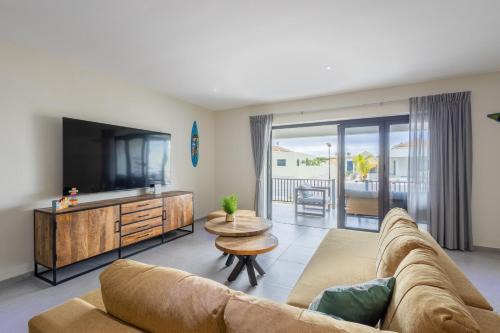Marie Pampoen Apartment | Mambo One B