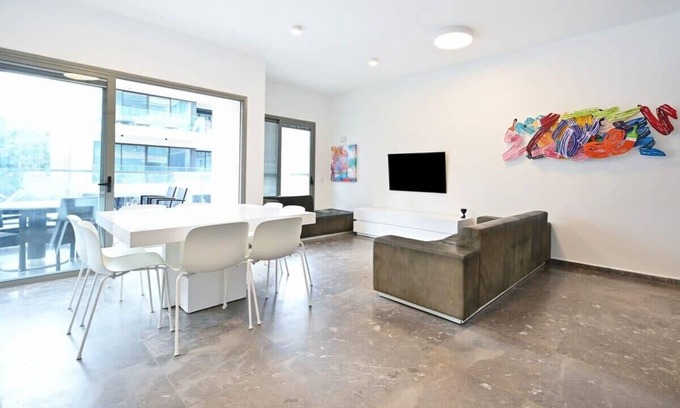 Tel Aviv City Center Apartment | Mamma Mia 3BR in Frishman beach by HolyGuest