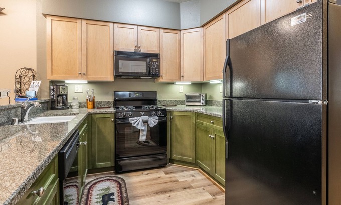 Mammoth Lakes Condo | Mammoth Green #105 - Nearly Ski-in Ski-Out Updated 2 Bedroom 2 Bath, Sleeps 6