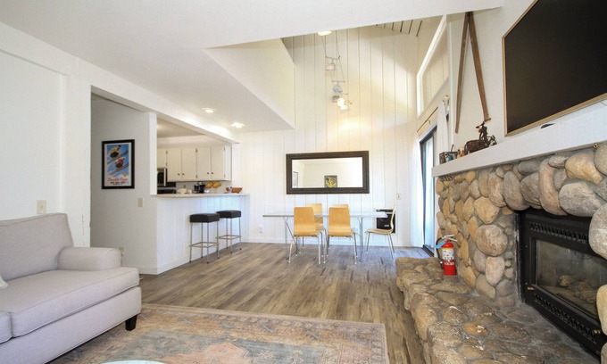 Mammoth Lakes Condo | Mammoth Ski & Racquet Club #076