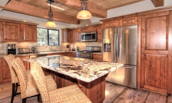 Mammoth Lakes Condo | Mammoth Village Retreat w/3br+loft+4ba+2br nooks. Fits multi-families in style!
