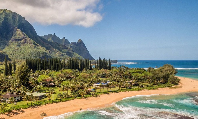 Wainiha House | Mana Kauai Island Vacations Presents Beachfront Near Tunnels! TVNC-1016