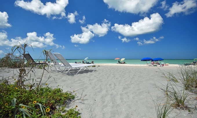 Englewood Cottage | Manasota Beachfront Retreat 1