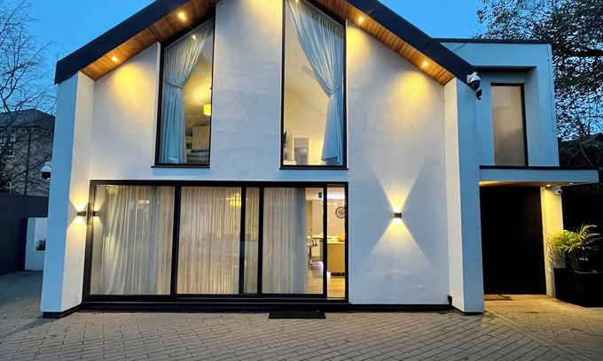 Trafford Villa | Manchesters Hidden Gem