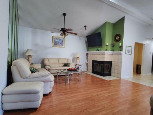 Southside House | Mandarin I95 2 bedrooms Quiet area Backyard