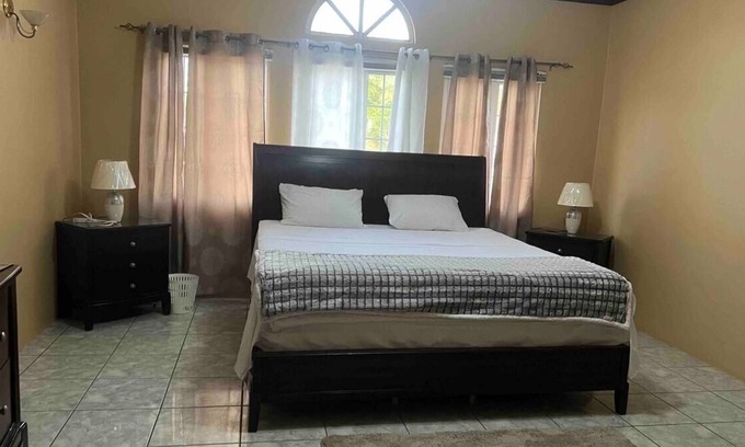 Mandeville House | Mandeville Grand Manor - 4BR-4BA