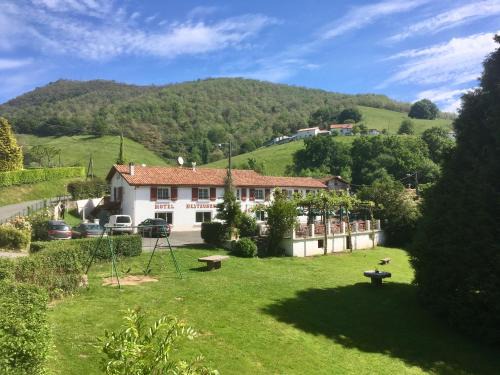 Saint-Etienne-de-Baigorry Hotel | Manexenea
