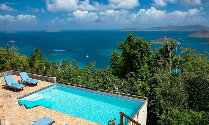 Estate Hammer Farm Villa | Mango Bay: Amazing North Shore Views!