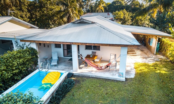 Ngatangiia Cottage | Mango Cottage - near Muri with pool