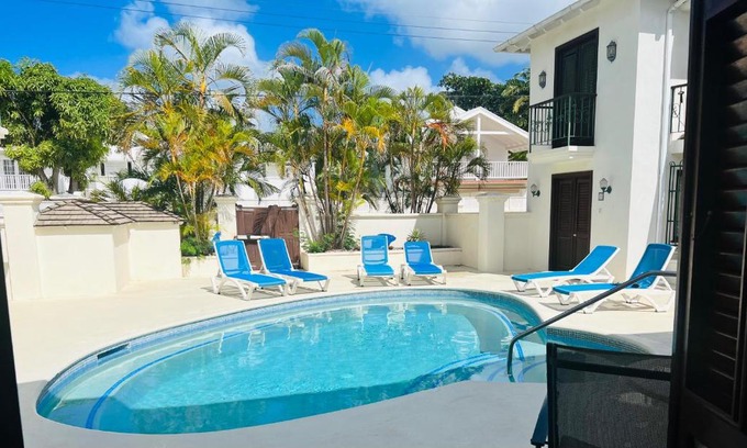 Porters House | Mango Crescent