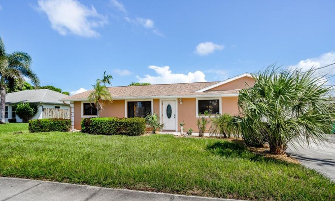 Central Naples House | Mango House