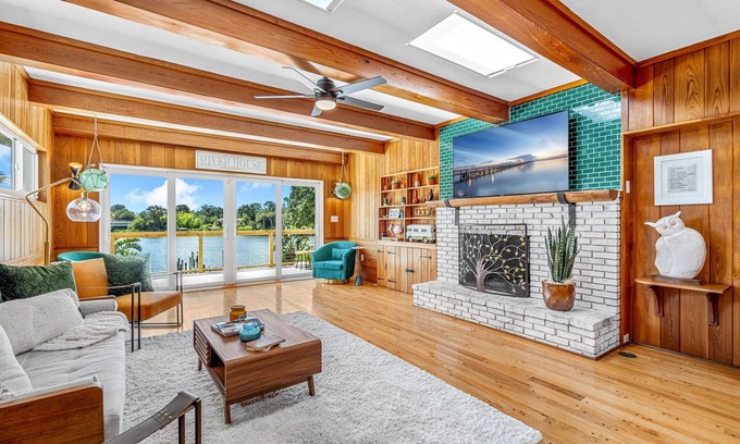 Tropic House | Mango Shores: Trendy Riverfront House w/Game Room, Speakeasy & Pool!