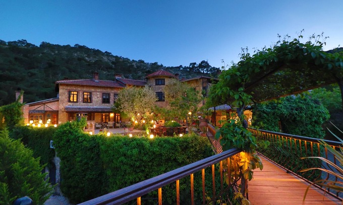 Yesilyurt Koyu Hotel | Manici Kasri