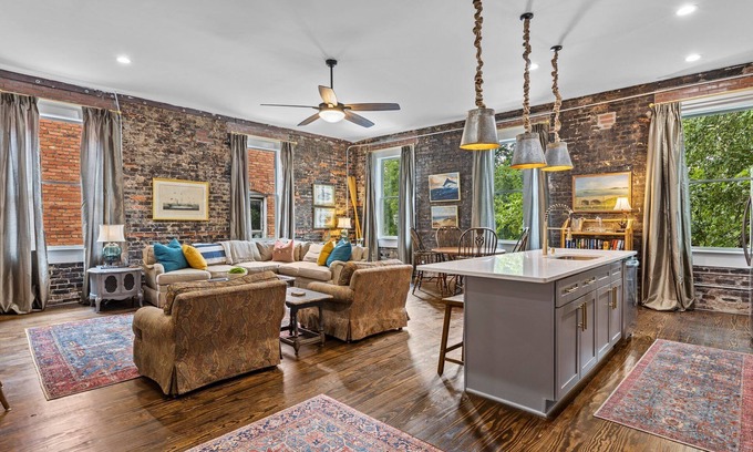 Washington House | Manifest Loft 2 in downtown historic Washington, NC