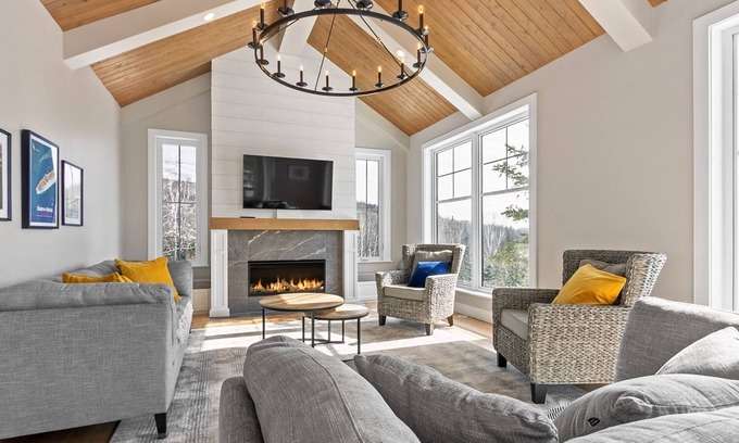 Baie-St-Paul Ski Chalet | Manivole - Luxueux Chalet 4 Chambres à Coucher Avec Magnifique VUE SUR LE Fleuve