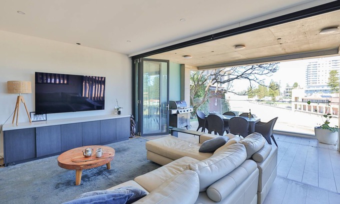 Queenscliff Apartment | Manly Seabreeze Escape - Newly renovated!
