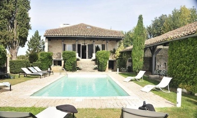 Saint-Antonin Noble Val House | Manoir d'Anglars in Montpalach Saint-Antonin-Noble-Val, guaranteed relaxation!