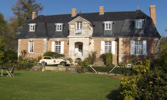 Saint-Eloi-de-Fourques Bed & Breakfast | Manoir d'Hermos