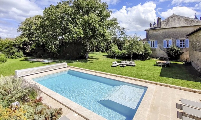 Rully Villa | Manoir Mi-Chemin - Seven Bedroom Villa, Sleeps 14