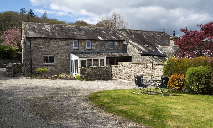 Carnforth House | Manor Farm Barn Cottage - Close Lake District & Yorkshire Dales