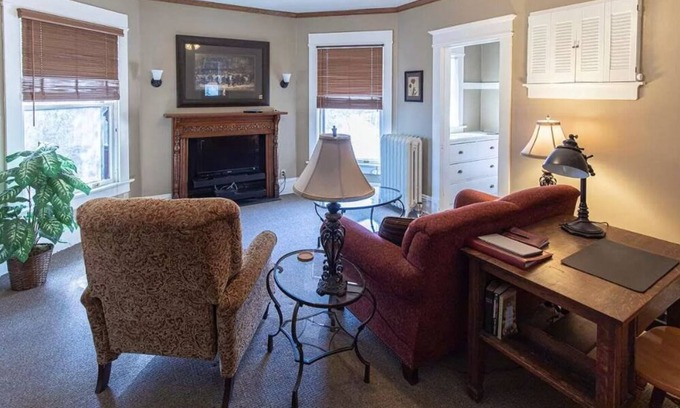 East Hillside Apartment | Manor House Apartment 2A | Duluth Charm, located just a minute walk from the Duluth Lakewalk