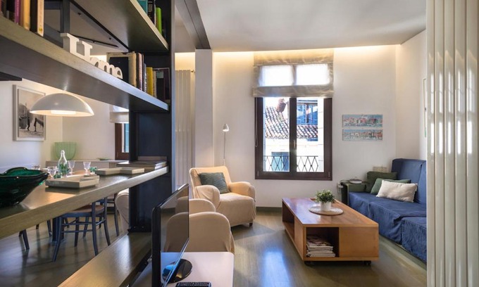 Dorsoduro Apartment | MANSARDINA - 1 min from Accademia - duplex stylish and cosy