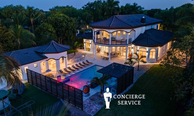 Davie Villa | Mansion Heated Pool/Spa/Cinema/Gameroom