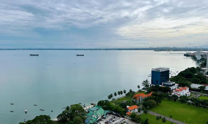 Downtown George Town Apartment | Mansion One Gleneagles Gurney Infinity Seaview Suite