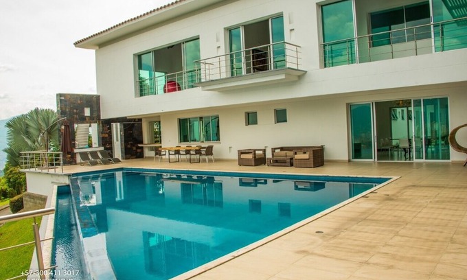 El Poblado House | Mansion Pool VIEW INFINITY Medellin Groups OK Private Pool