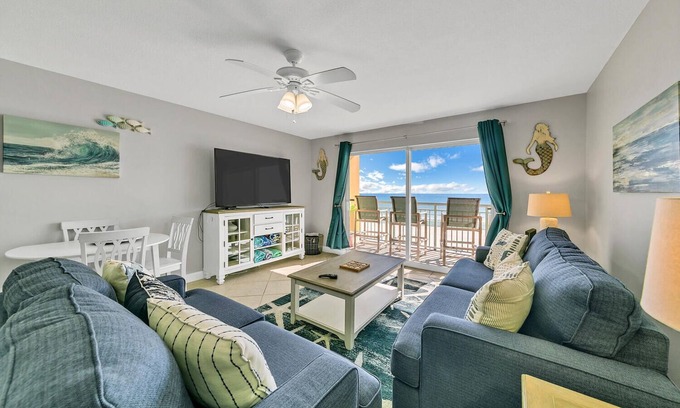 Fort Walton Beach Condo | Manta Ray 413@ Pelican Isle Beach Serv/Fish/Relax * Beach Front*