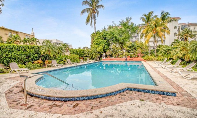 Bayshore Apartment | Mantell Plaza Apartments