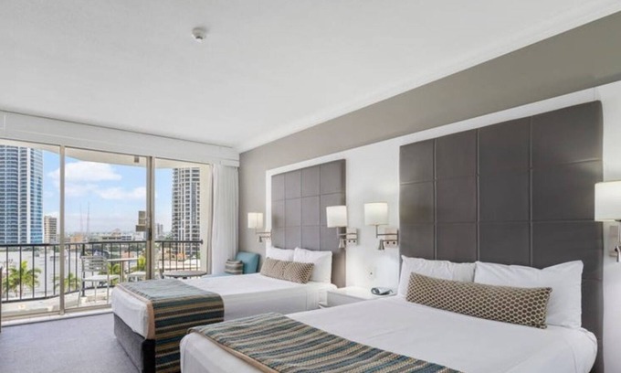 Surfers Paradise Apartment | Mantra on View : Surfer's Paradise by Ready Set Stay - Linen, Unlimited WiFi