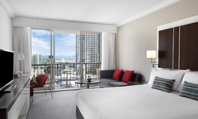 Surfers Paradise Hotel | Mantra on View Hotel