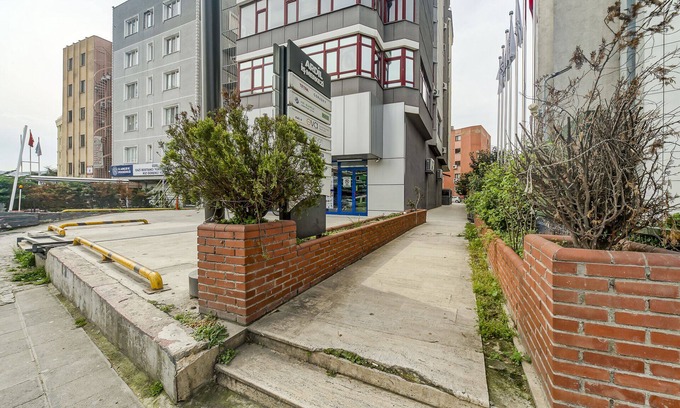 Ust Bostanci Hostel | Manu Startup House