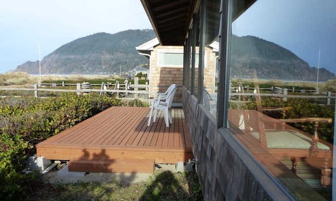 Manzanita House | Manzanita-Old Time Beach Front Simplicity. Come And Relax. MCA 316
