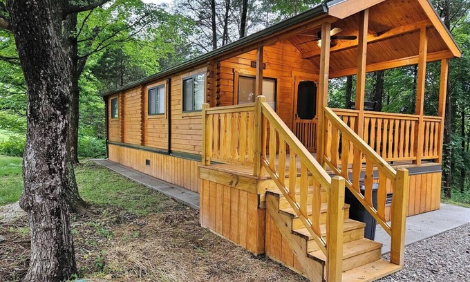 Madison House | Maple Cabin at Lost Trails