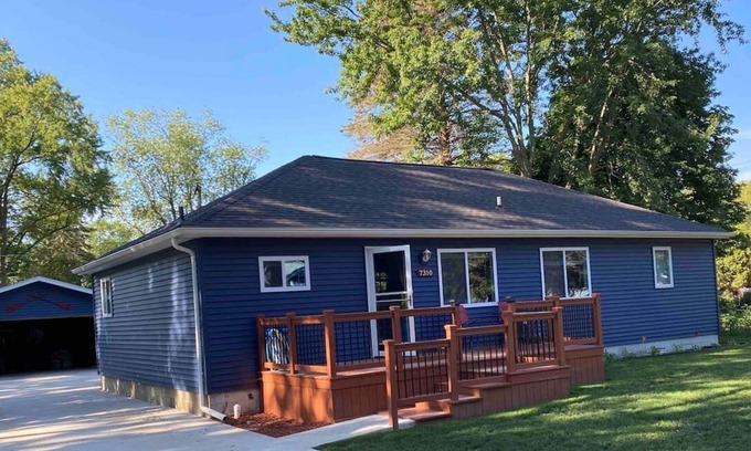 Lexington House | Maple Gardens - 3 Bedroom Lake Access Home