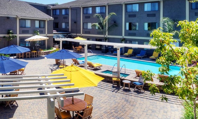 Sunnyvale Hotel | Maple Tree Inn