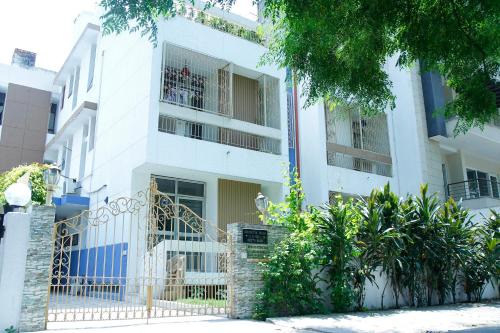 South Extension House | Maplewood Guest House, Neeti Bagh, New Delhiit is a Boutiqu Guest House