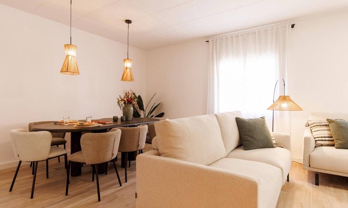 Old Town Apartment | Maragall - Holiday Apartment Girona | Bravissimo