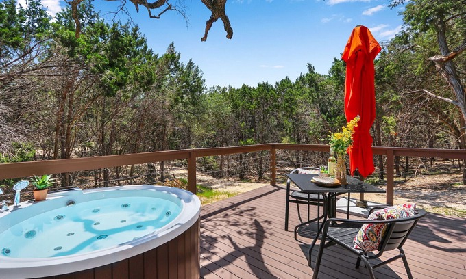 Wimberley Cabin | Marathon at the Bend I Wimbeley, cabin, stargazing