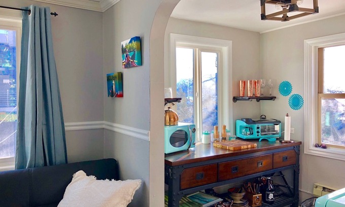 Seward Apartment | Marathon Historic Apartments-Retro 50's -Heart of Downtown-1 bedroom-sleeps 4