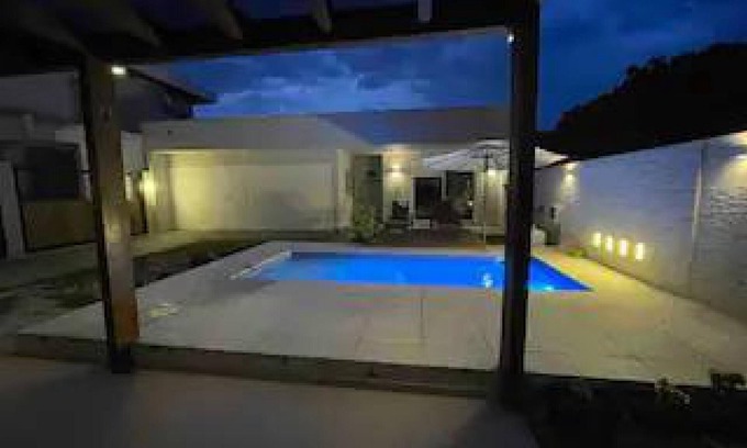 Arroio Teixeira House | Maravilhosa Casa na Praia com Piscina com 4 Quartos